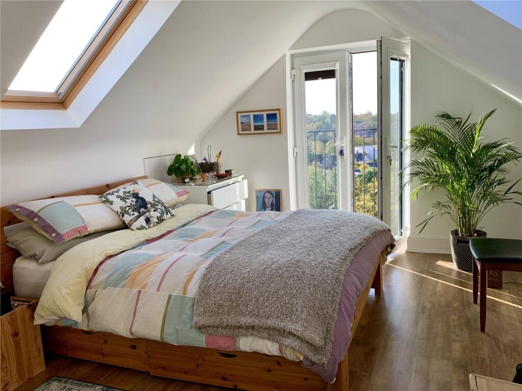 Main image of property: Central Hill, London, SE19