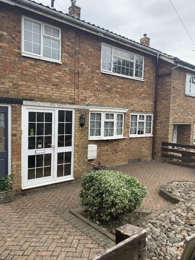 3 bedroom terraced house for rent in Colestrete, Stevenage