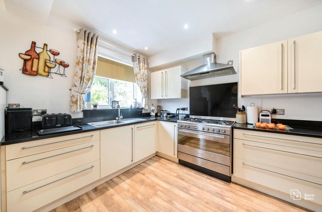 Additional property image - Hawes Lane, West Wickham, BR4