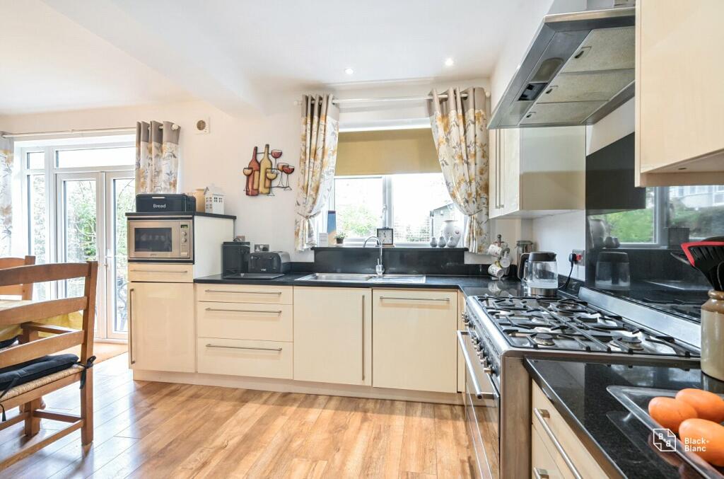 Additional property image - Hawes Lane, West Wickham, BR4