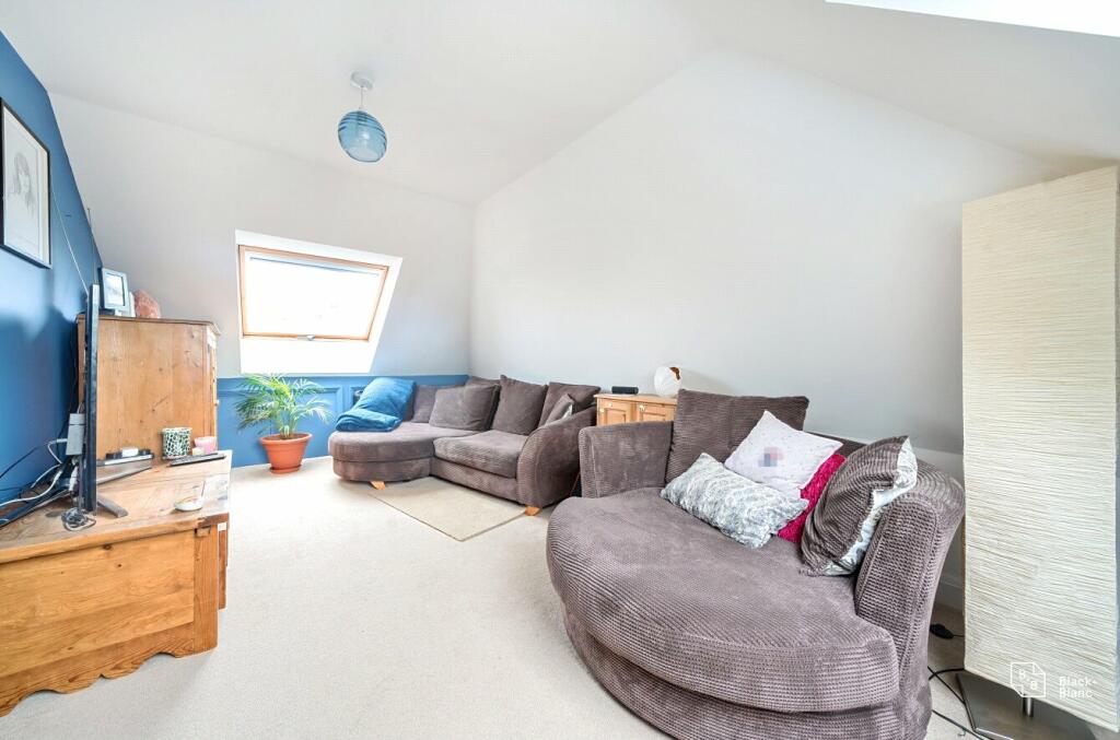 Additional property image - Hawes Lane, West Wickham, BR4