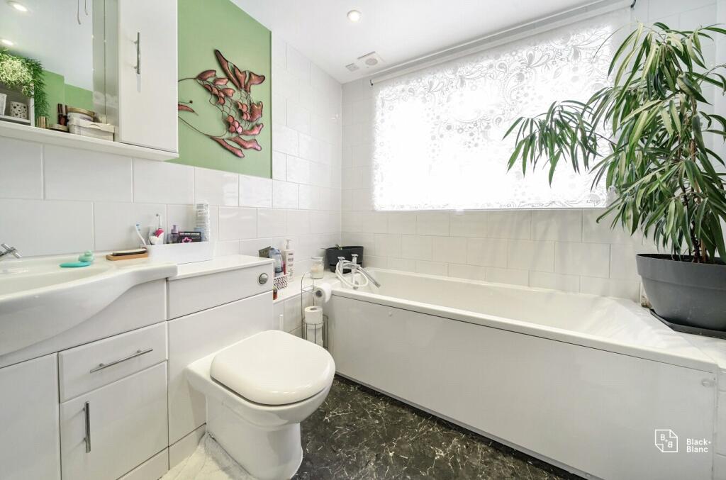 Additional property image - Hawes Lane, West Wickham, BR4