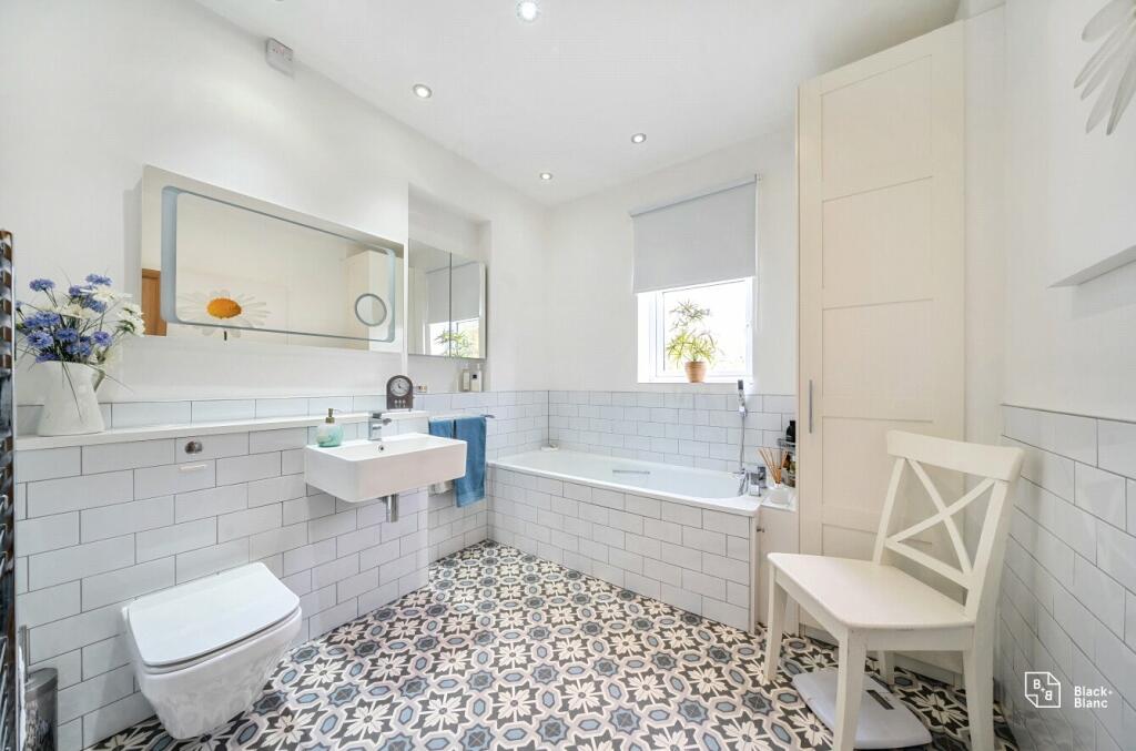 Additional property image - Hawes Lane, West Wickham, BR4
