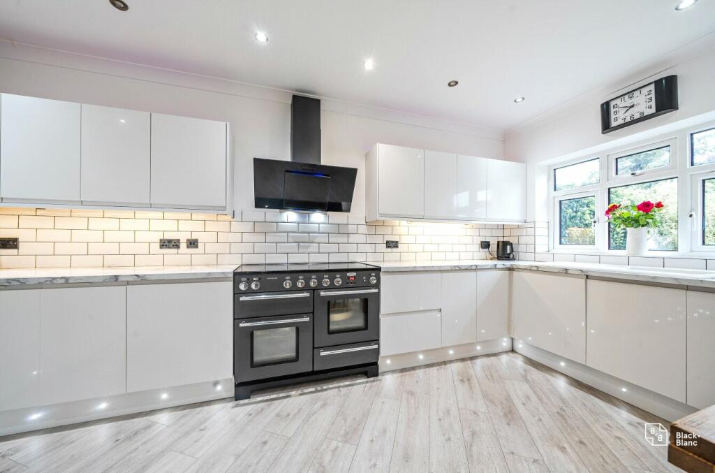 Additional property image - Hawkhurst Way, West Wickham, BR4