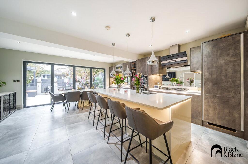 Additional image 2 of Queensway, West Wickham, Bromley, BR4