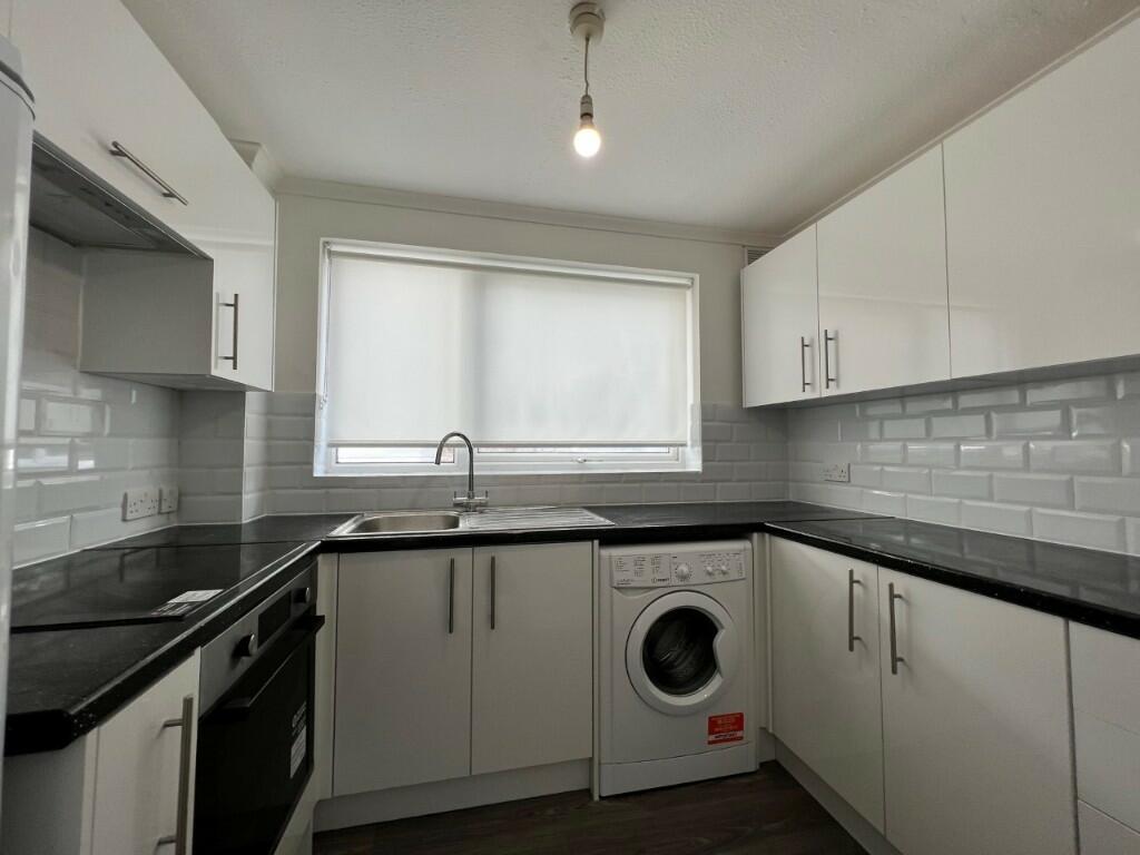 1 bedroom ground floor flat for rent in Durham Road, Bromley, London, BR2