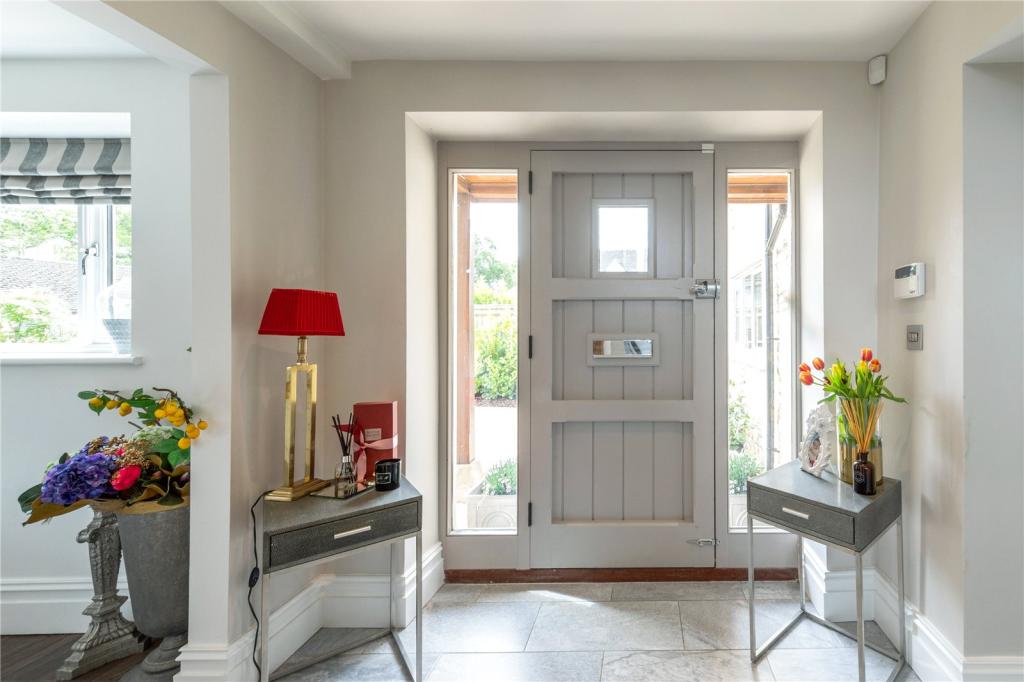 4 bedroom detached house for sale in BartonontheHeath, Moretonin