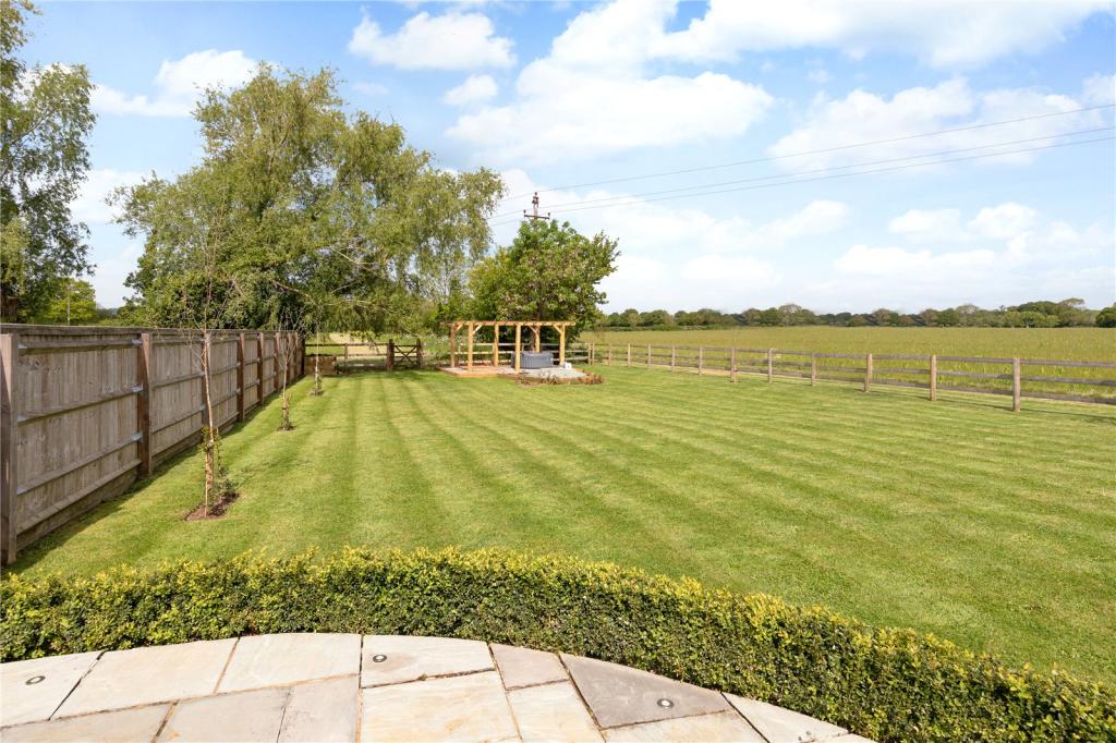 4 bedroom detached house for sale in BartonontheHeath, Moretonin