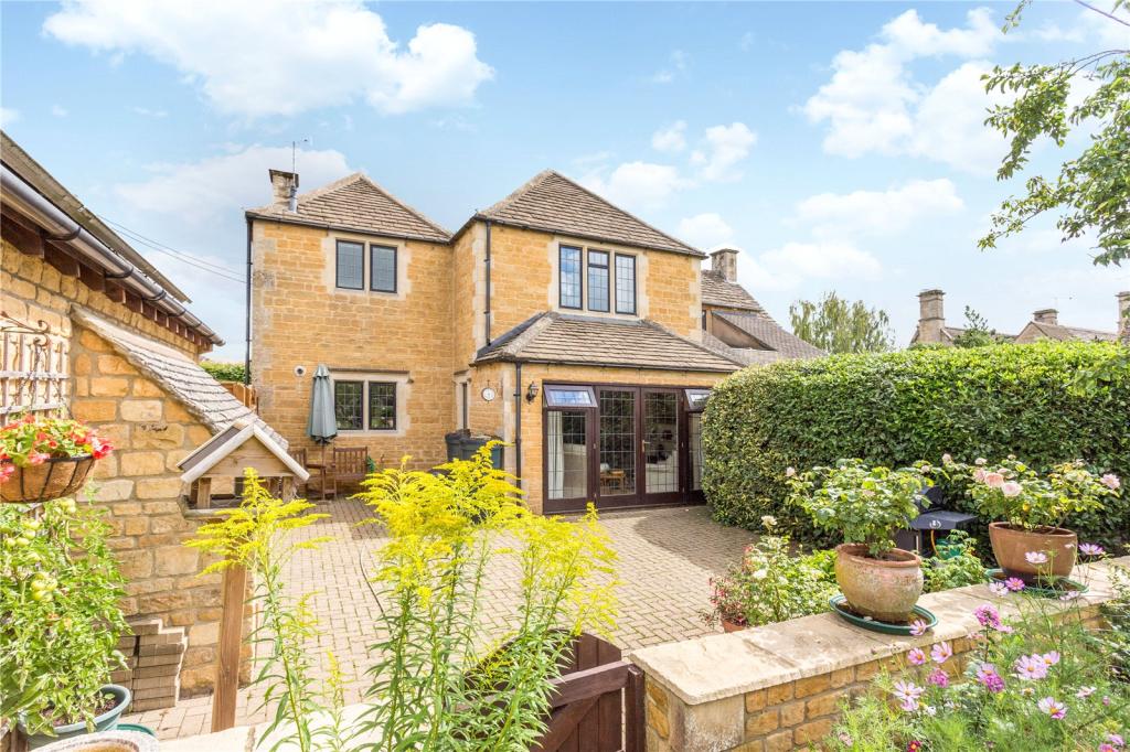 3 bedroom semidetached house for sale in Moore Road, Bourtononthe