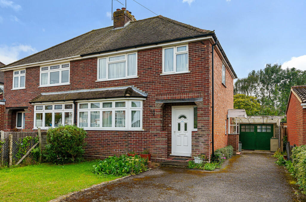 3 bedroom semidetached house for sale in Dynevor Place, Fairlands