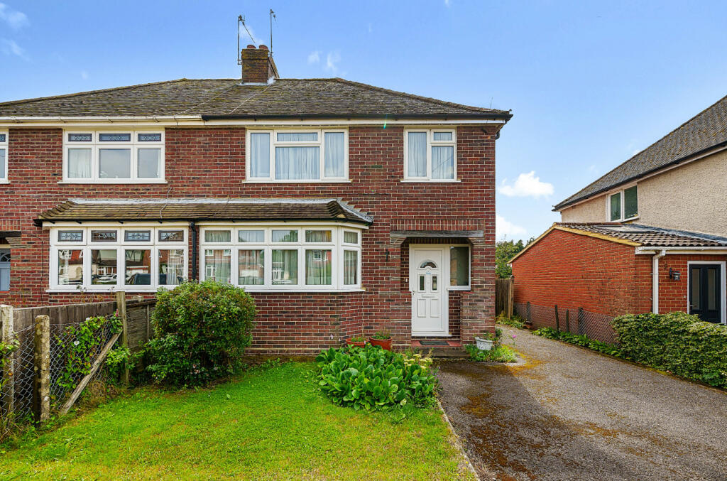 3 bedroom semidetached house for sale in Dynevor Place, Fairlands