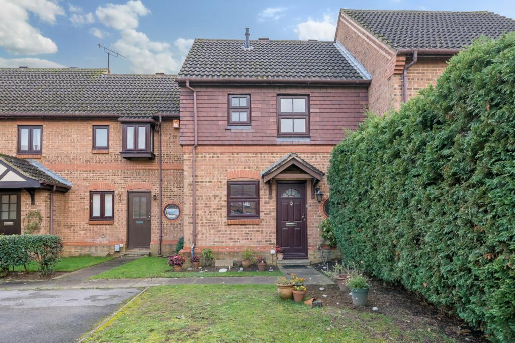 2 bedroom terraced house for sale in Guernsey Close, Guildford, Surrey, GU4