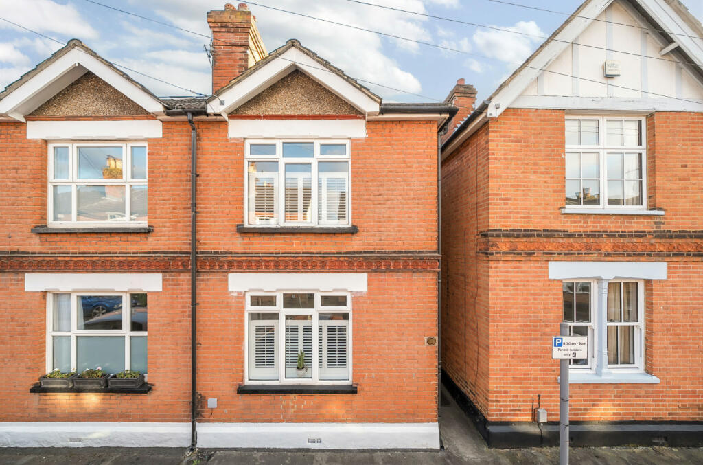 3 bedroom semi-detached house for sale in Springfield Road, Guildford, Surrey, GU1