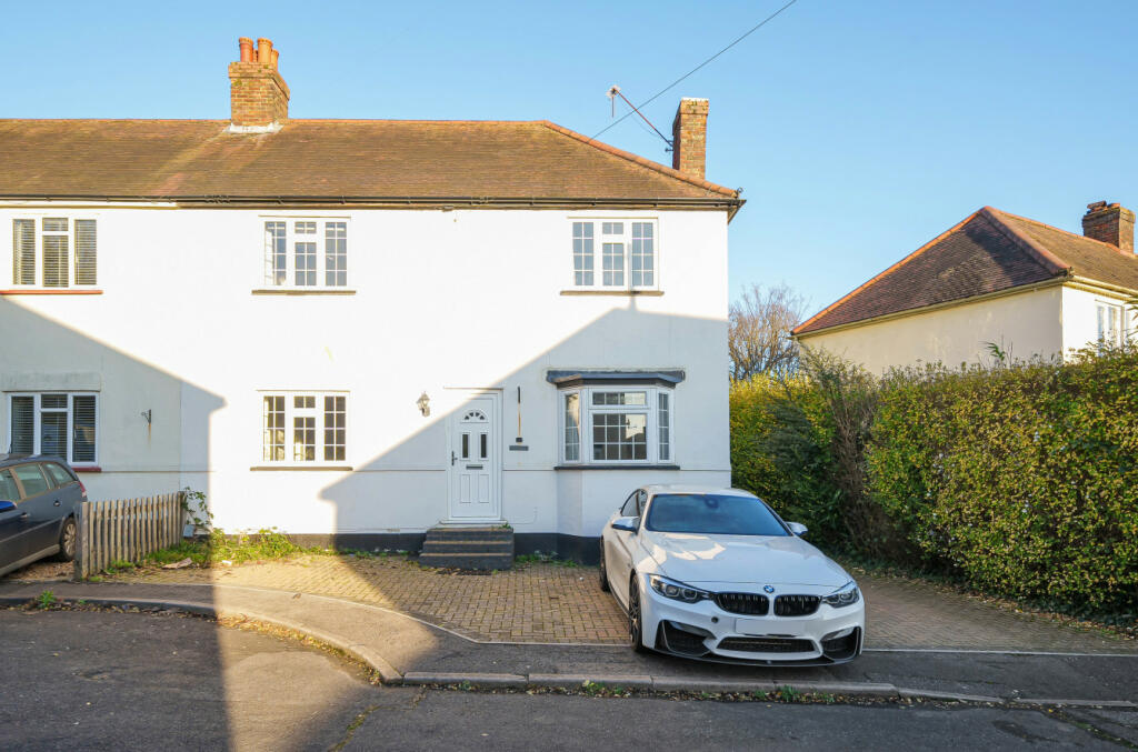 3 bedroom semi-detached house for sale in Ripon Close, Guildford, Surrey, GU2