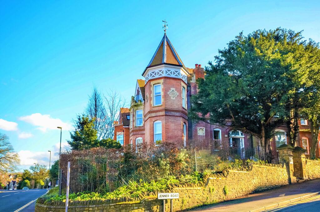 1 bedroom apartment for sale in Jenner Road, Guildford, Surrey, GU1