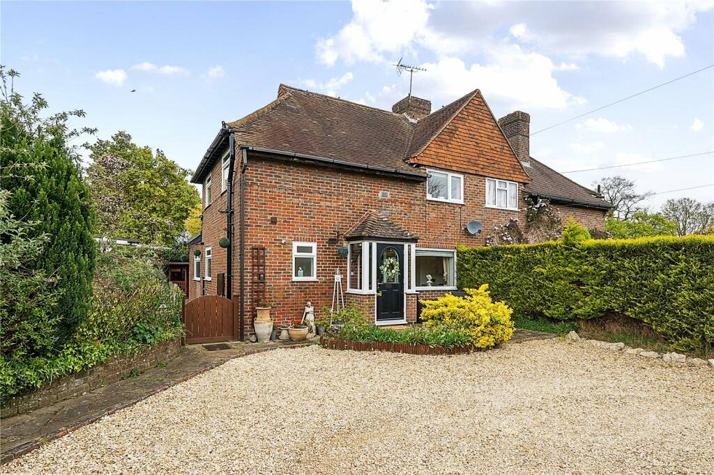 3 bedroom semidetached house for sale in Westwood Lane, Normandy