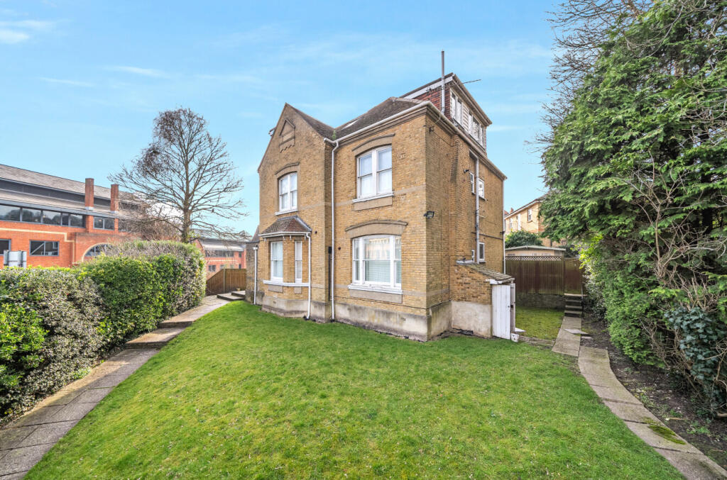 Main image of property: Farnham Road, Guildford, Surrey, GU1