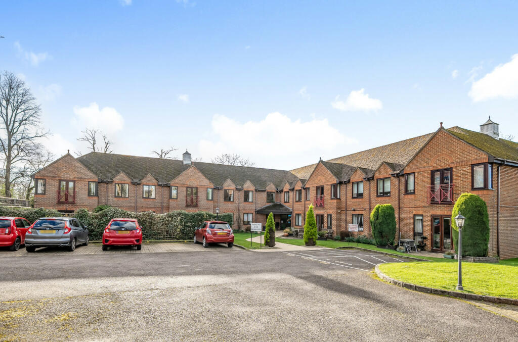 2 bedroom apartment for sale in Ashley Gardens, Shalford, Guildford