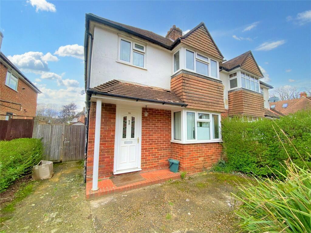 4 bedroom semi-detached house for rent in Cherry Tree Avenue, Guildford, Surrey, GU2