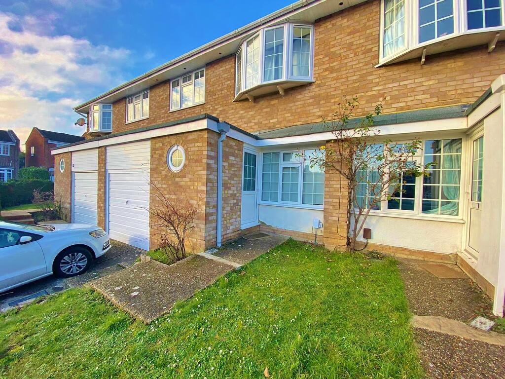 Main image of property: Lynwood, Guildford, Surrey, GU2