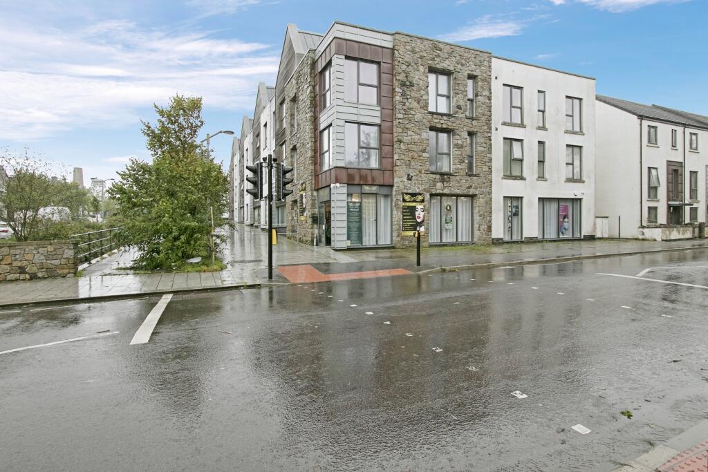 2 bedroom flat for sale in Brunton Road, Pool, Redruth, Cornwall, TR15