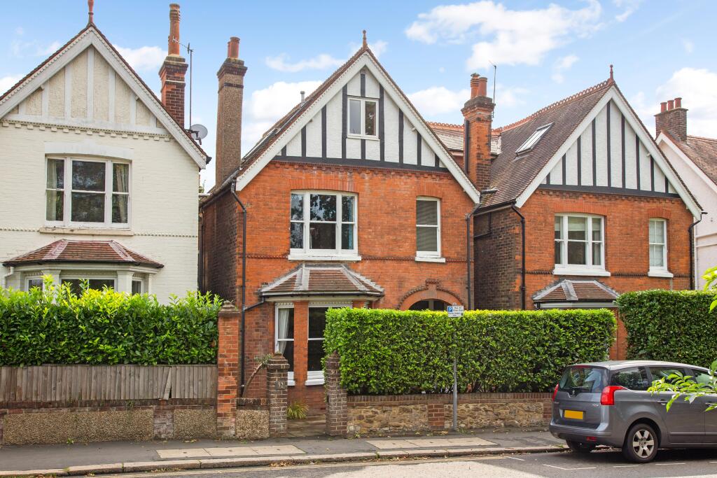 5 bedroom detached house for sale in Croydon Road, Reigate, RH2