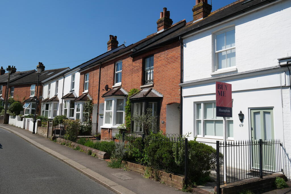 4 bedroom house for sale in Nutley Lane, Reigate, RH2