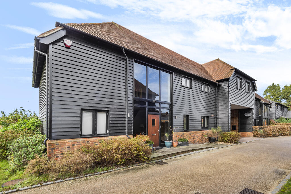 4 bedroom house for sale in Home Farm Place, Merstham, RH1