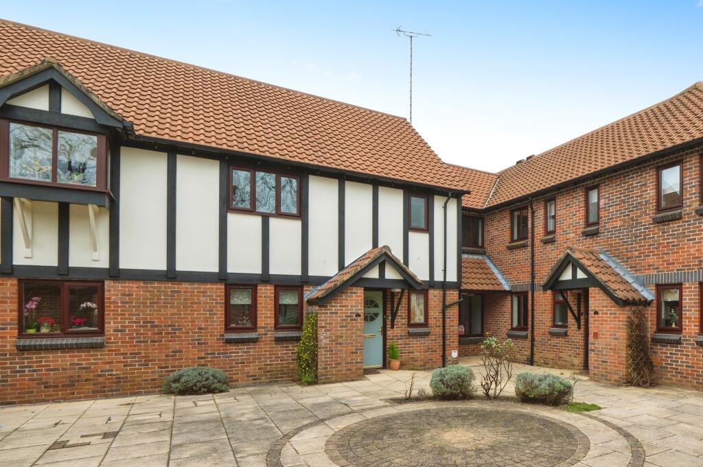 1 bedroom flat for sale in Kingsmead, Lower Common Road, West Wellow