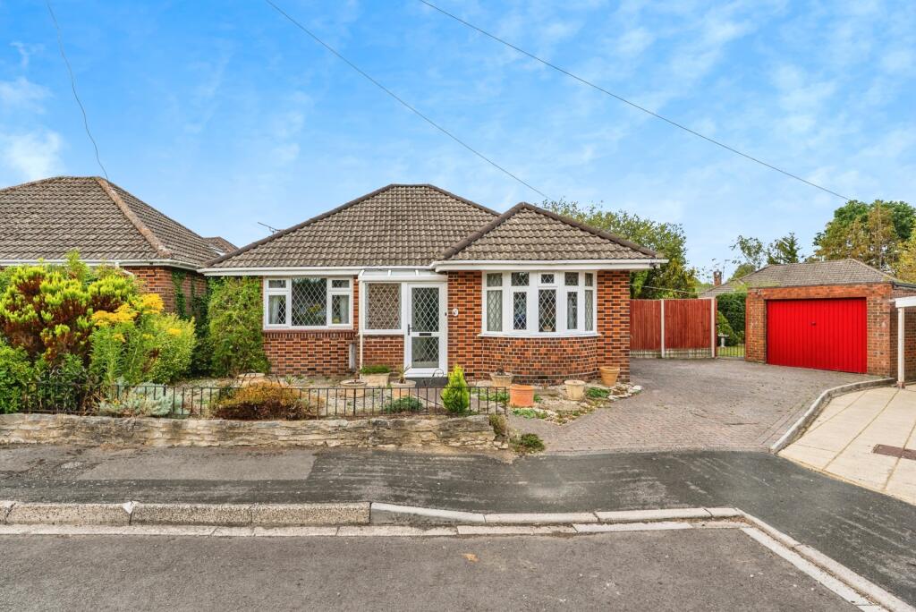 Main image of property: Winstone Crescent, North Baddesley, Southampton, Hampshire, SO52