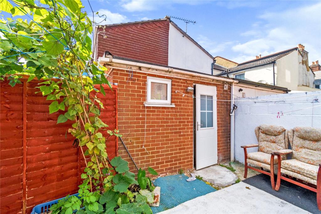 3 bedroom flat for sale in Foundry Lane, Shirley, Southampton, Hampshire, SO15