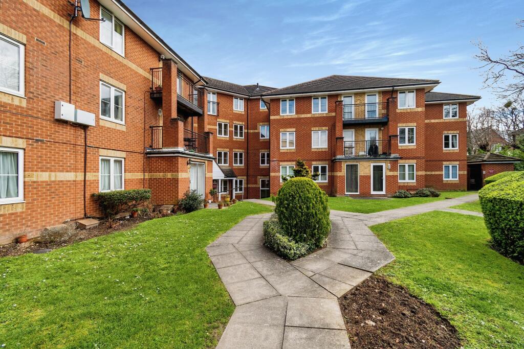 2 bedroom flat for sale in Archers Road, Southampton, Hampshire, SO15