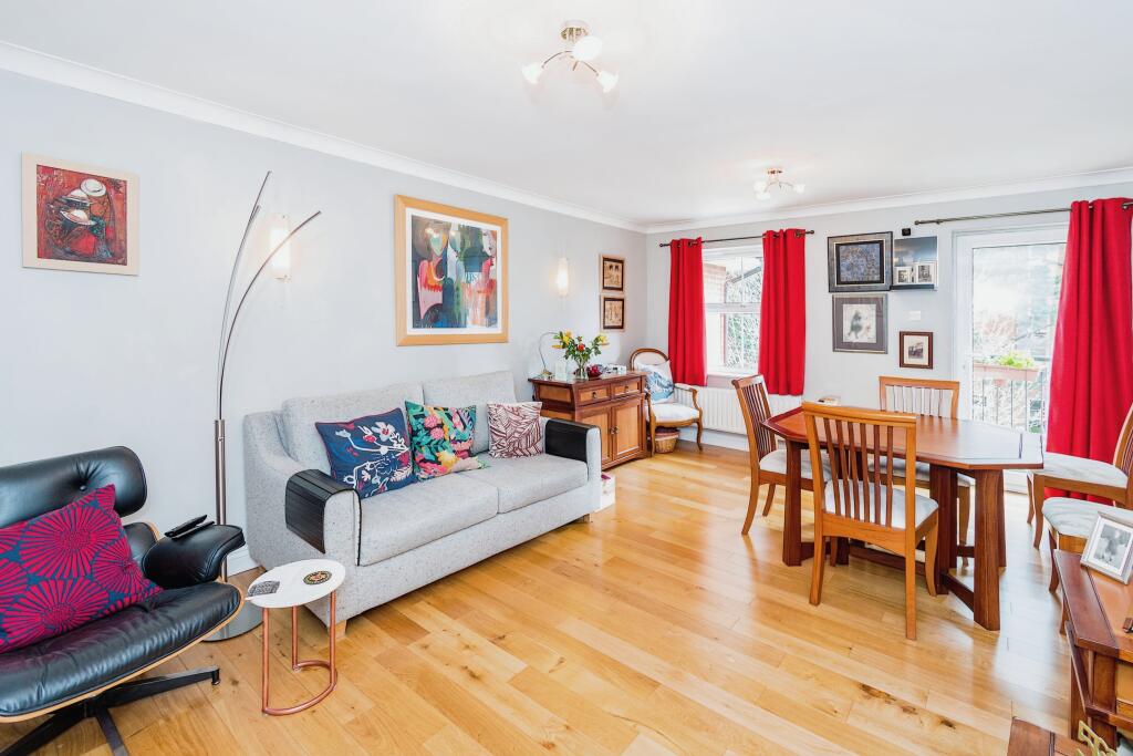 2 bedroom flat for sale in Archers Road, Southampton, Hampshire, SO15