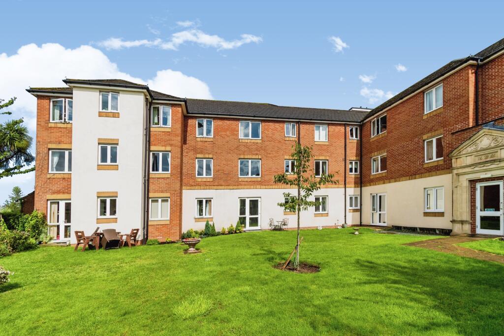 1 bedroom flat for sale in Highfield Lane, Southampton, Hampshire, SO17