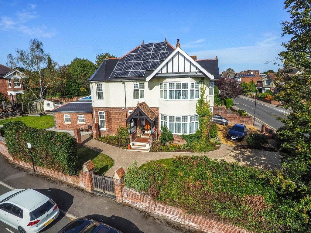 7 bedroom detached house for sale in Highfield Crescent, Southampton, Hampshire, SO17