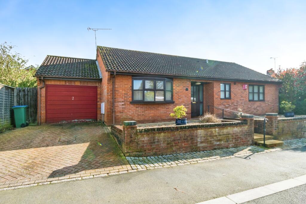 2 bedroom bungalow for sale in Pointout Road, Southampton, Hampshire, SO16