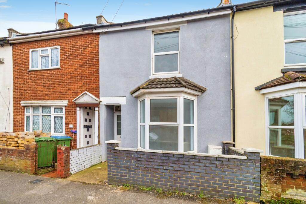 3 bedroom terraced house for sale in Radcliffe Road, Southampton, Hampshire, SO14