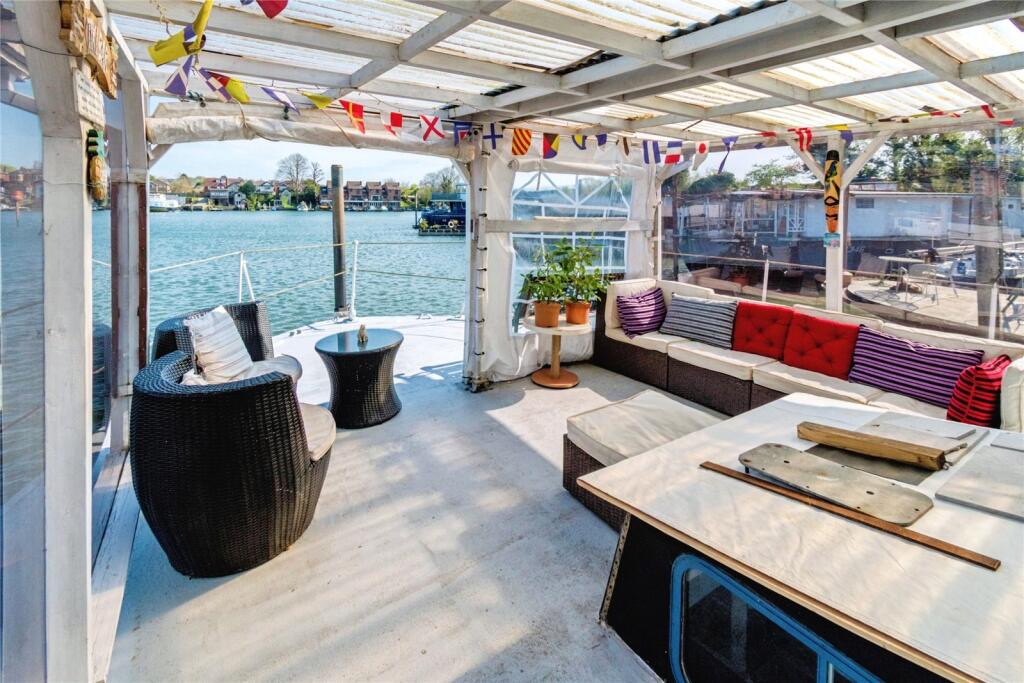 Main image of property: Pettinger Gardens, Southampton, Hampshire, SO17