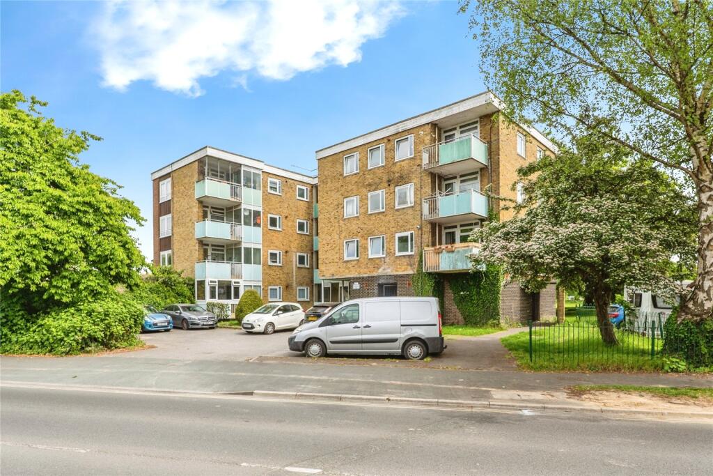 Main image of property: Kendal Avenue, Millbrook, Southampton, Hampshire, SO16