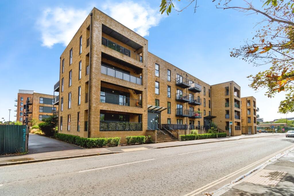 Main image of property: Albert Road North, Southampton, Hampshire, SO14