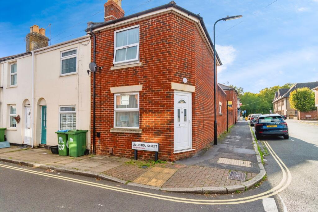 Main image of property: Middle Street, Southampton, Hampshire, SO14