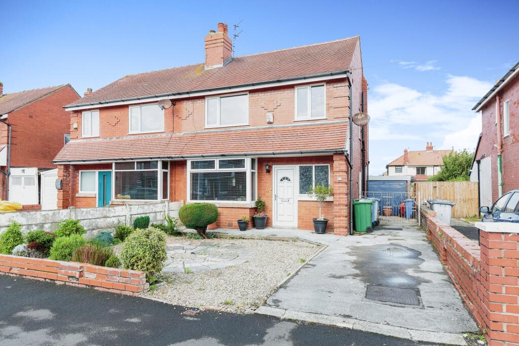 3 bedroom semidetached house for sale in Collingwood Avenue, Lytham St