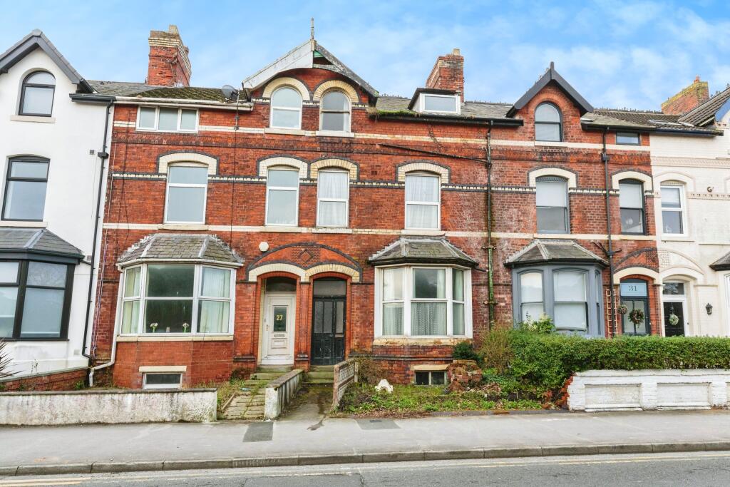 6 bedroom terraced house