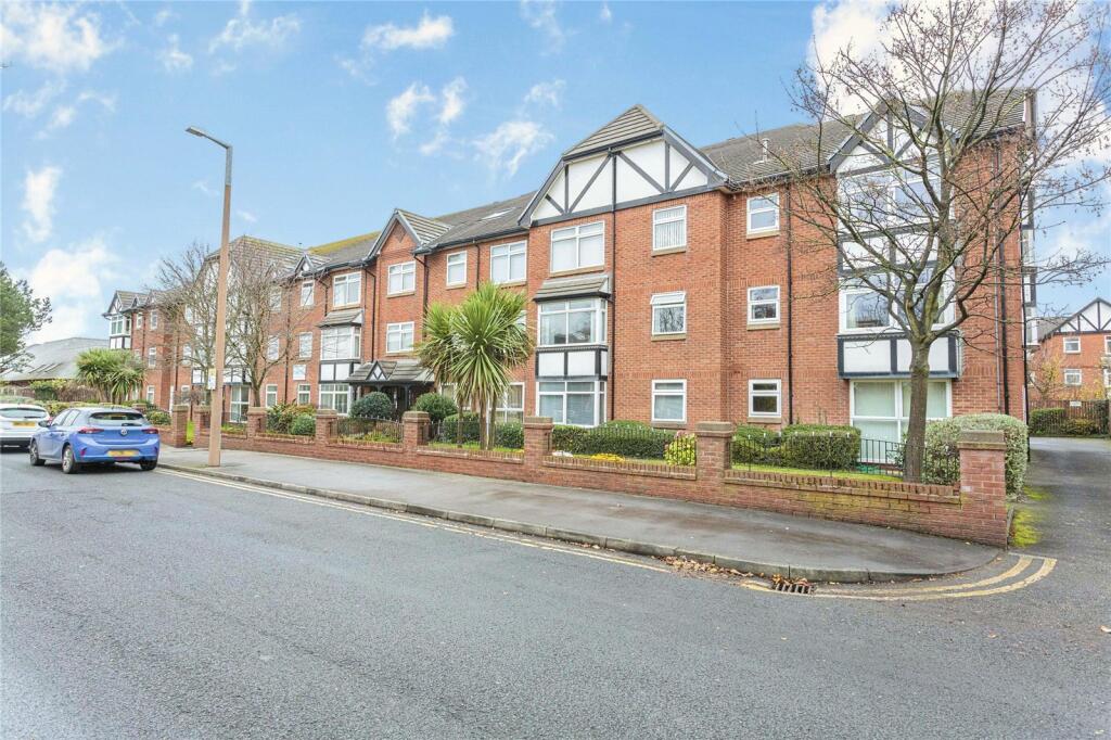 1 bedroom flat for sale in St. Andrews Road North, Lytham St. Annes