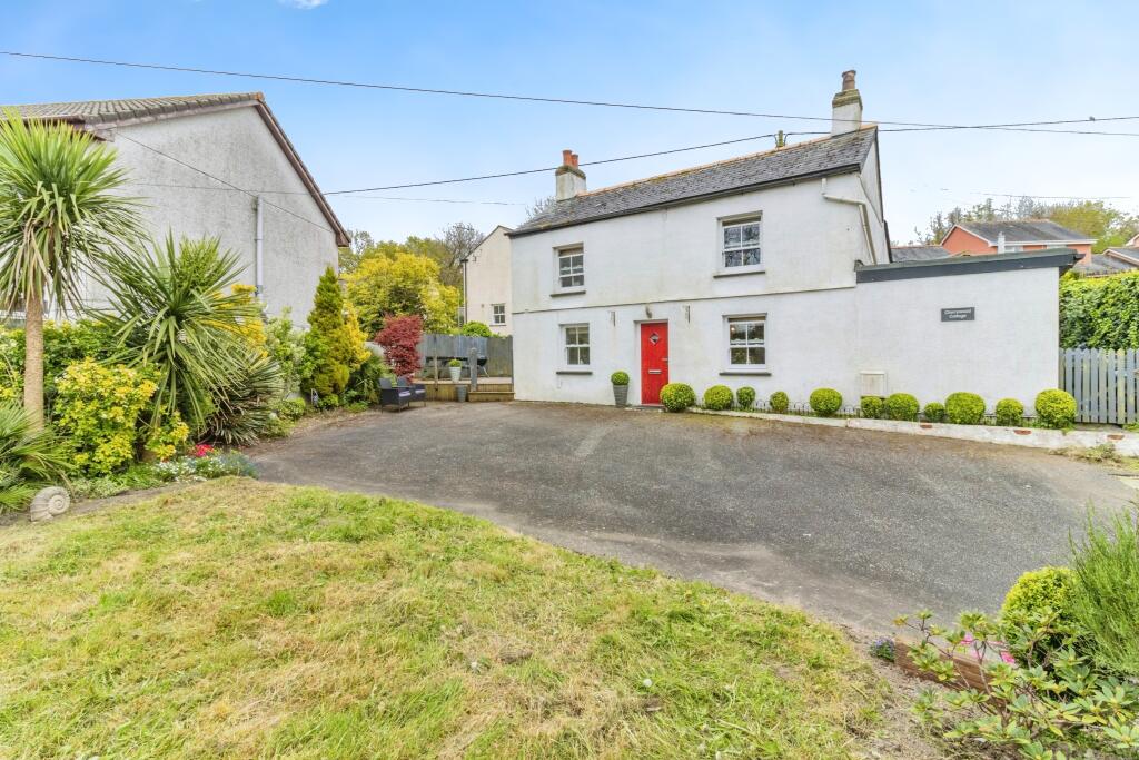 3 bedroom detached house for sale in Holmbush Road, ST. AUSTELL