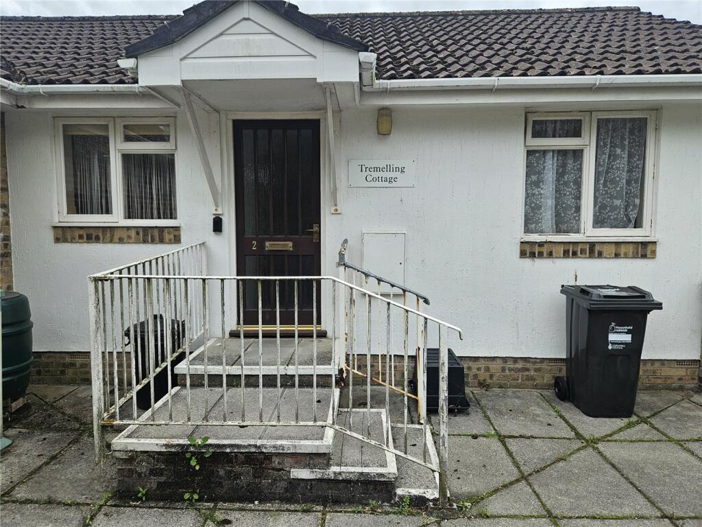 1 bedroom semidetached house for sale in Trevarrick Road, St. Austell