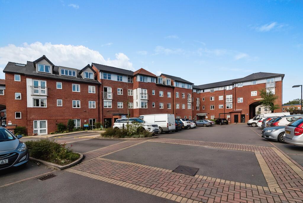 1 bedroom flat for sale in Drakeford Court, Wolverhampton Road