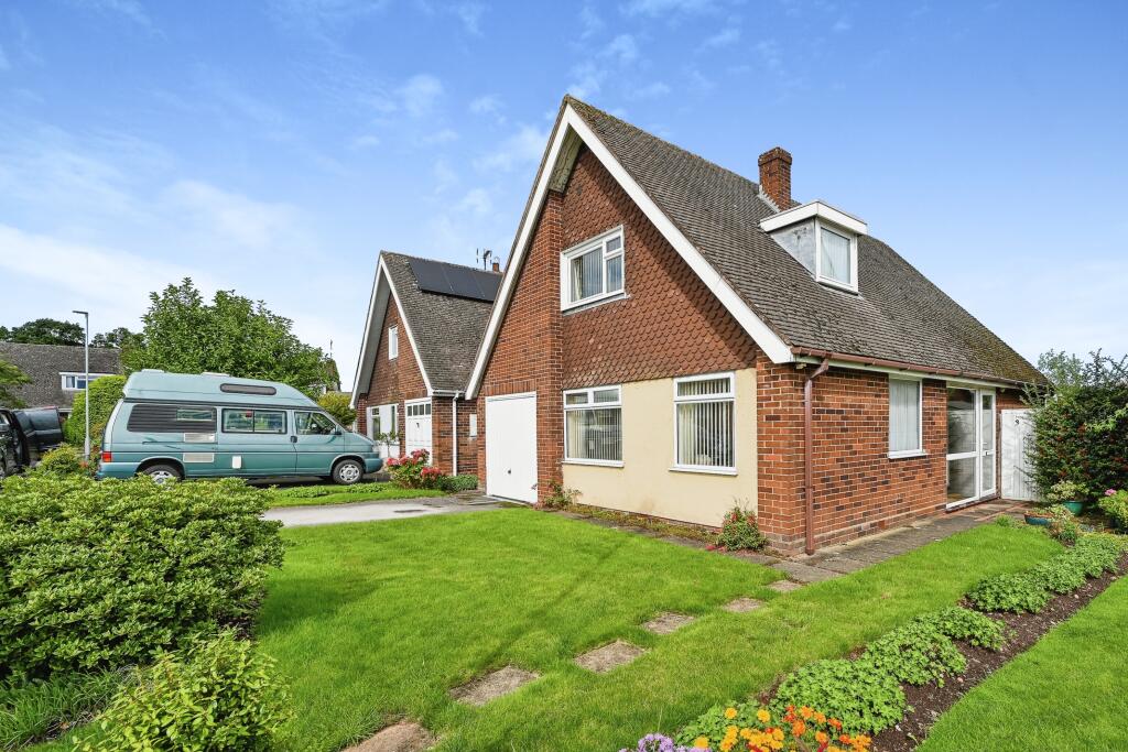 3 bedroom detached house for sale in Hawthorn Close, Haughton, Stafford