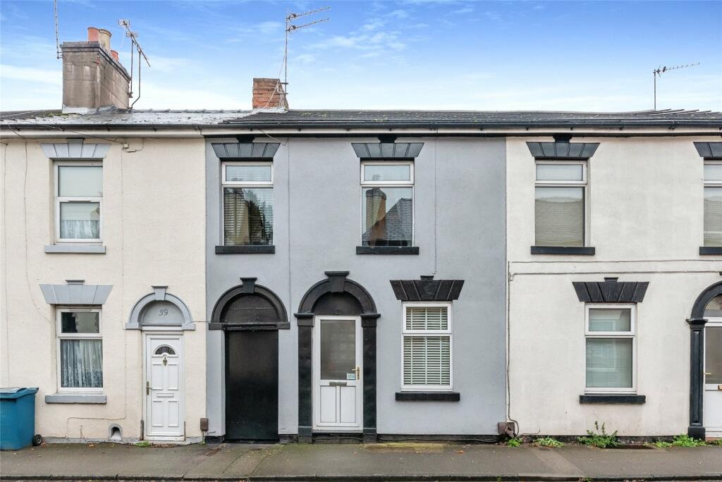 2 bedroom terraced house for sale in Sandon Road, Stafford, Staffordshire, ST16
