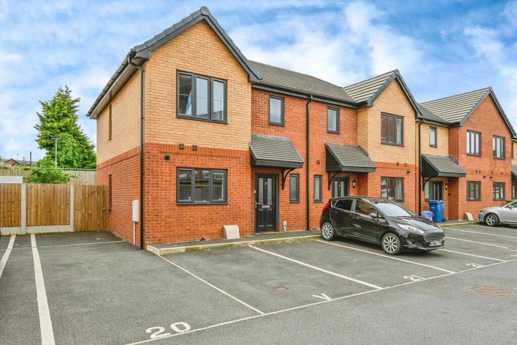 3 bedroom semidetached house for sale in Wheeldon Close, Stafford